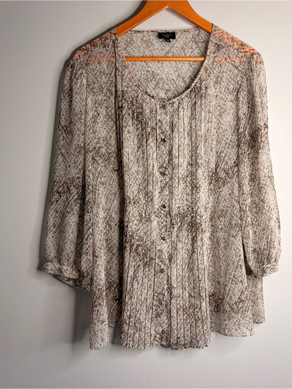 Talbots Sheer Neutral Snake-Print Pleated Blouse Plus Size 20W - Picture 5 of 5